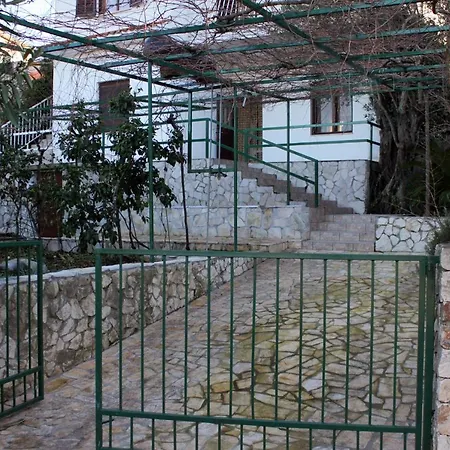 Apartment By The Sea Vinisce, Trogir - 5982 Vinisce