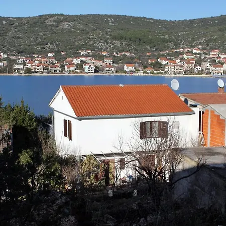 Apartment By The Sea Vinisce, Trogir - 5982 Vinisce